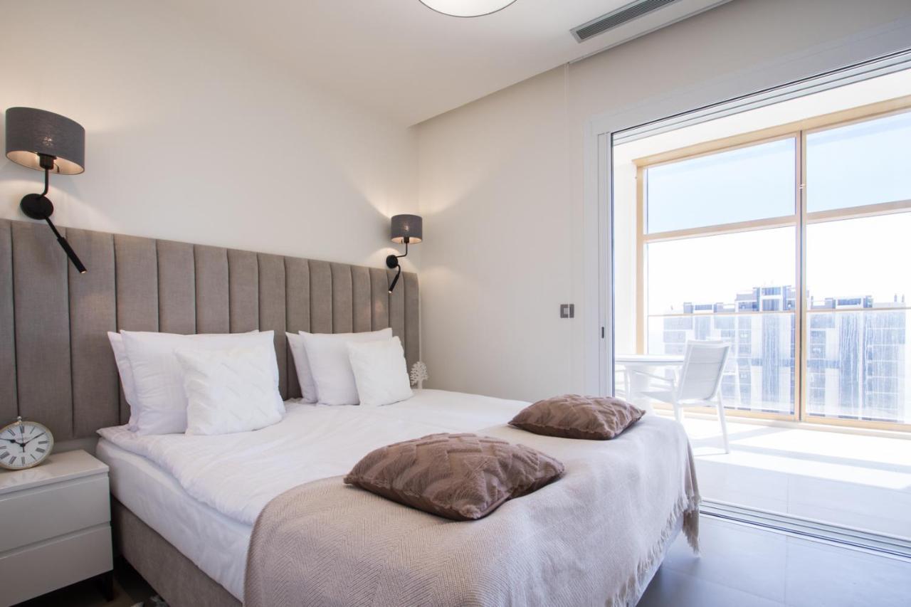 Apartment Intempo Sky 171 *